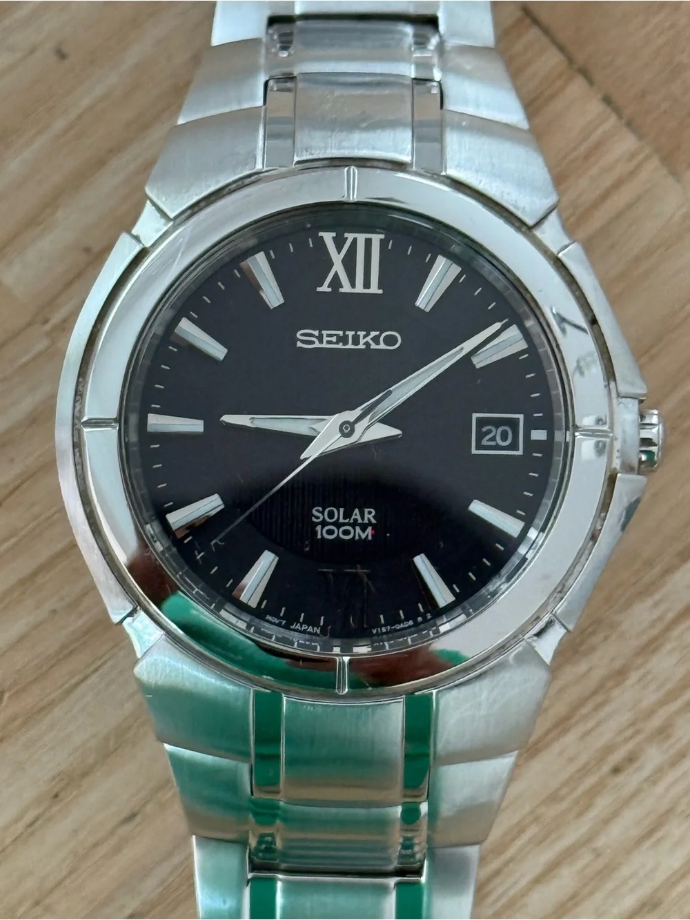 Seiko Solar Luxury Watch Black Dial Stainless Steel Bracelet Case Date Window